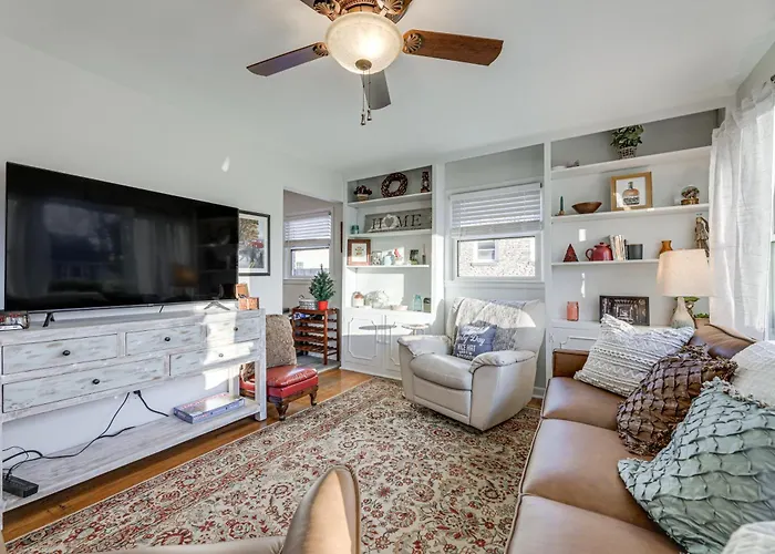Lovely Lexington Home: 4 Mi To Downtown!