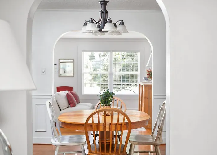 Charming Cottage | Near I-75 & Horse Park + Farms